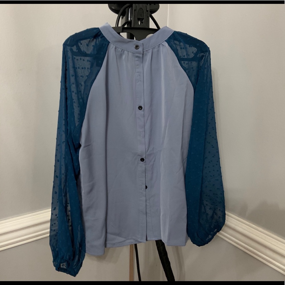NWOT Two Toned Blue Blouse (L 8/10)